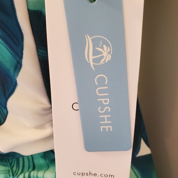 One Piece Tropical Print Swimsuit - Picture 3 of 3